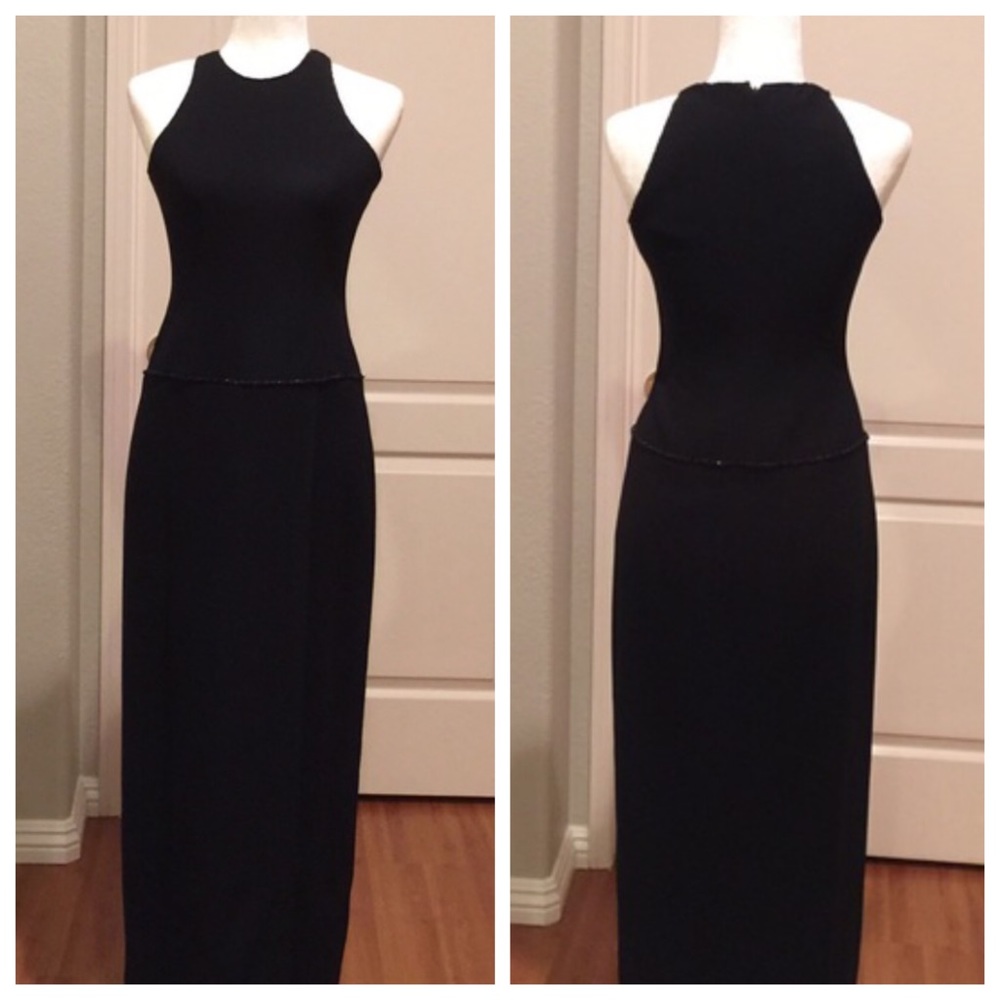 Classic sleeveless formal long black dress